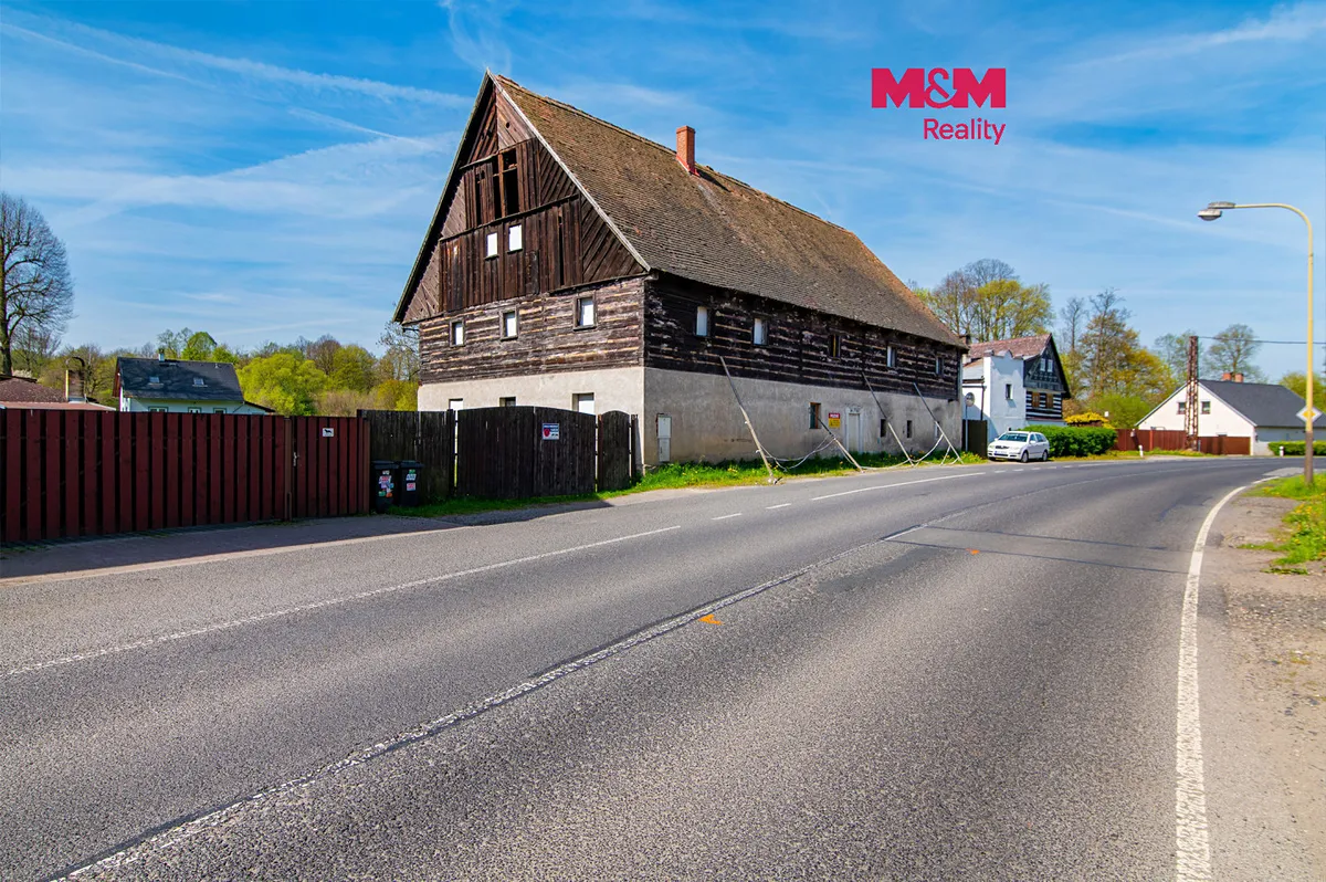 Prodej rodinného domu 362 m², pozemek 911 m²